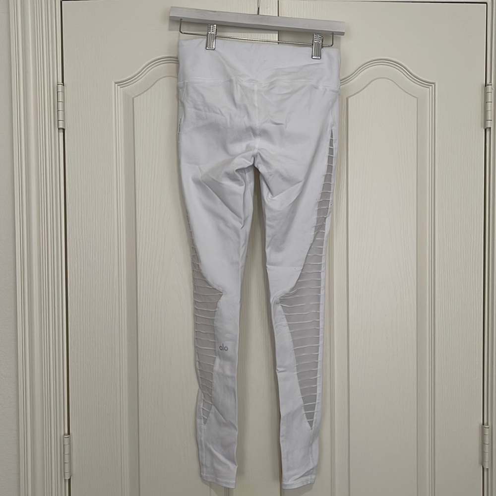 White Alo yoga leggings with mesh detail